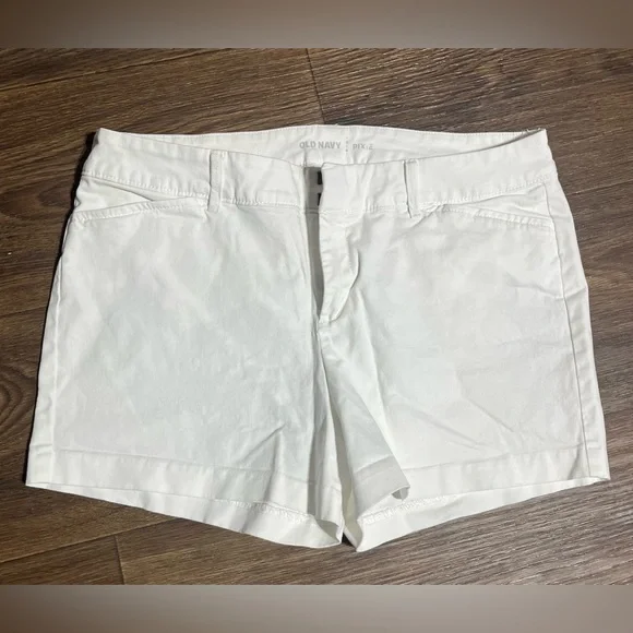 Preloved-OLD NAVY White Pixie Shorts, Women’s Shorts, Summer Shorts - Picture 7 of 13